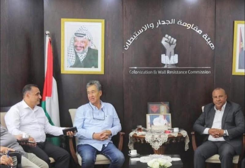 رئيس بلدية بيرزيت ورئيس بلدية عطارة يبحثات مع الوزير شعبان سبل مواجهة التوسع الاستعماري والتجريف 