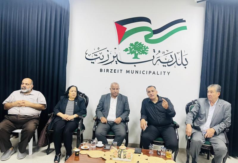 الوزير شعبان يلتقي أهالي بيرزيت لبحث سبل مواجهة البؤرة الاستعمارية وتعزيز الصمود الشعبي