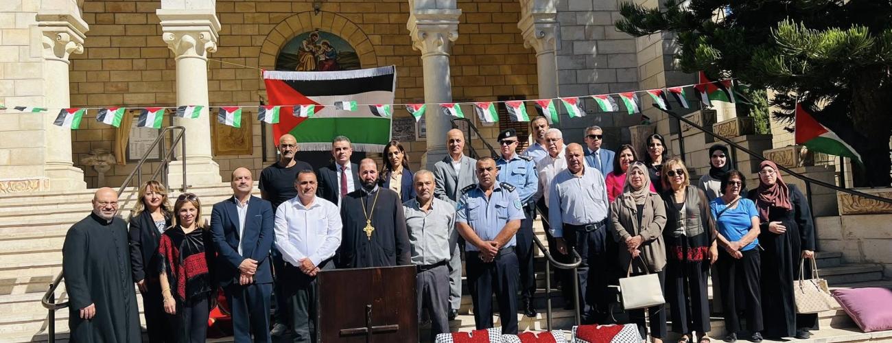 "من ارض الزيتون ..... نحيي تراثنا " "عبق الماضي .... في حاضرنا " 