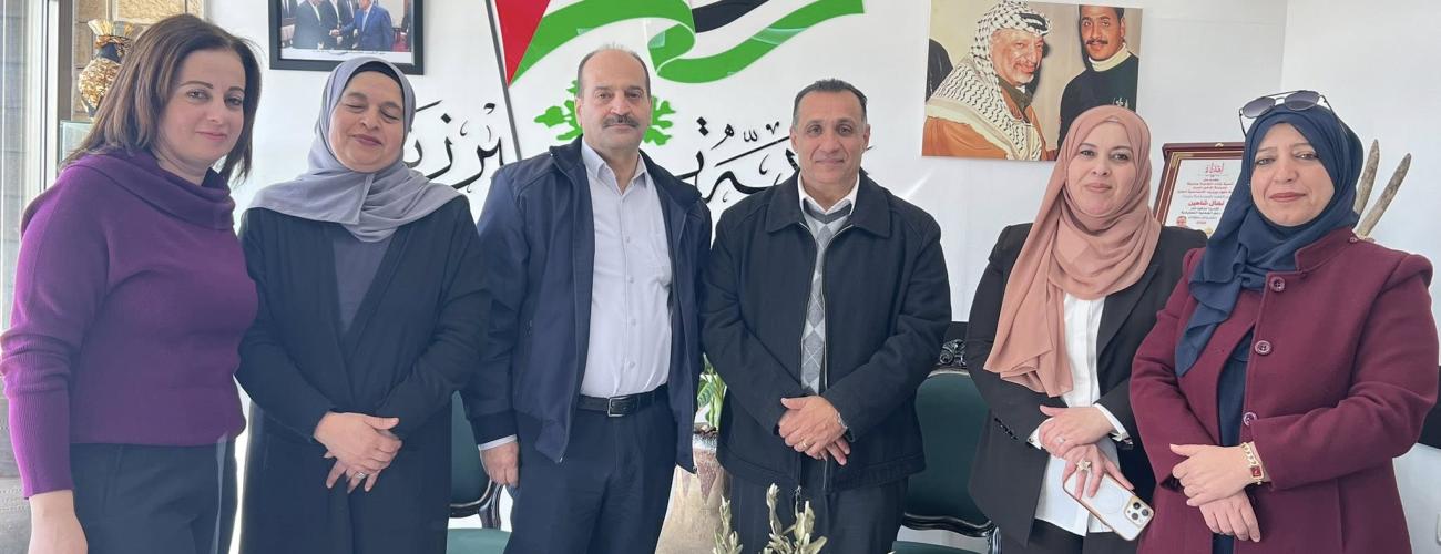 مدير عام مديرية التربية والتعليم ومدراء المدارس يكرمون رئيس بلدية بيرزيت نضال شاهين 